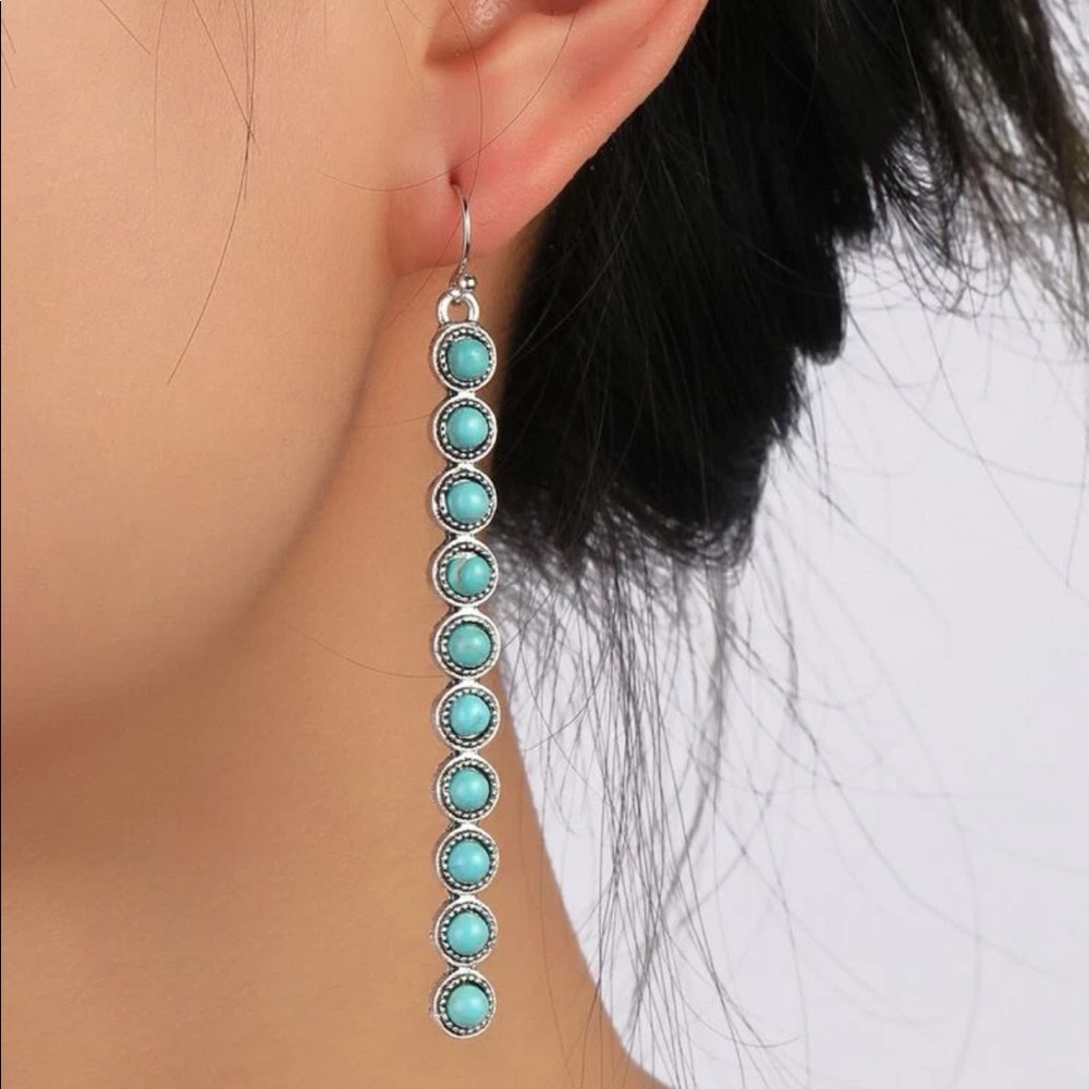 💚3/$21💚 Turquoise and Silver Boho Style Drop Earrings